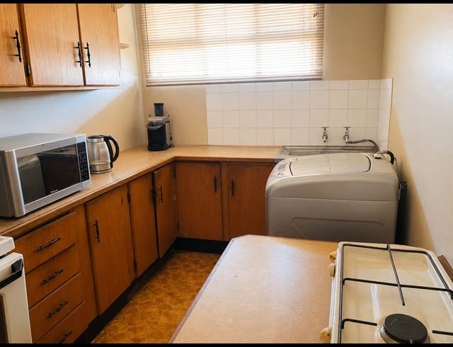 2 BEDROOM FLAT FOR SALE IN VANDERBIJLPARK CW 6